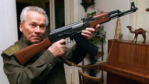 CCTV9英语新闻：AK-47之父哈伊尔·卡拉什尼科夫辞世