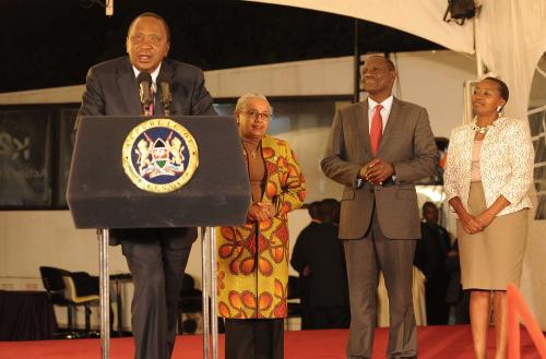 英语新闻：肯尼亚总统乌胡鲁-肯雅塔成功连任