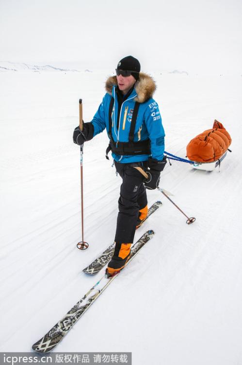 英语新闻：美19岁少年创最快到达南极纪录
