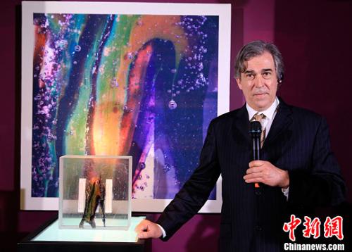 CCTV9英语新闻：上海展出法国玻璃艺术