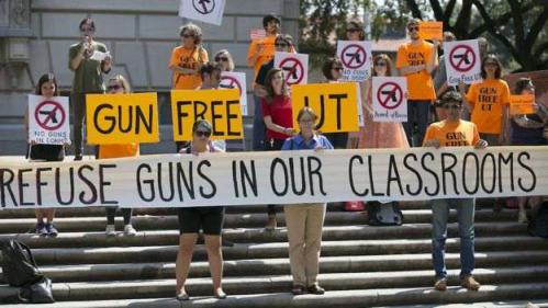 德州通过新法 允许学生校内配枪