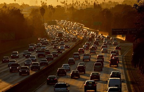 堵车时，如何减少你受到的污染？